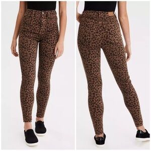 AMERICAN EAGLE Curvy Super Hi-Rise Jegging In Leopard Print
